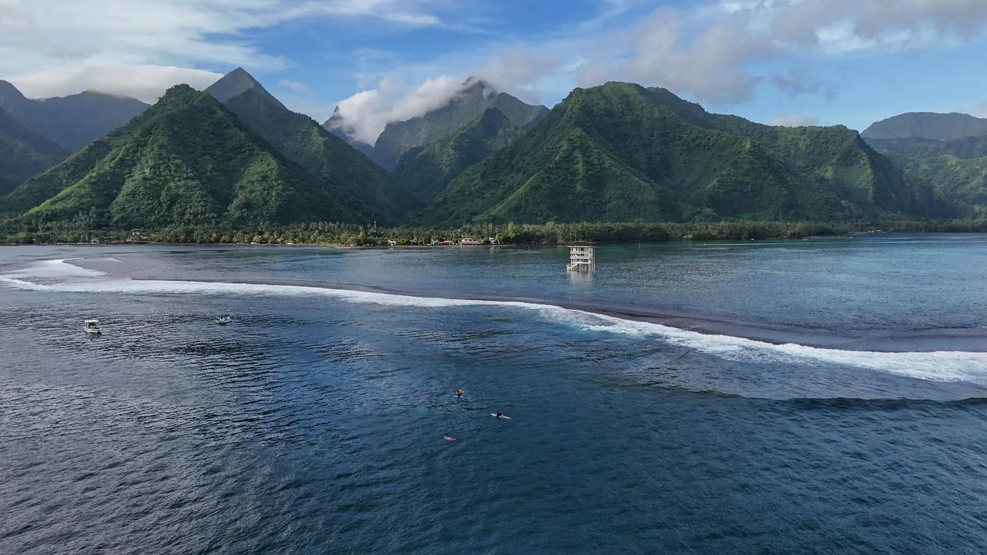 ベッド・アンド・ブレックファスト Hava'E Lodge Teahupoo